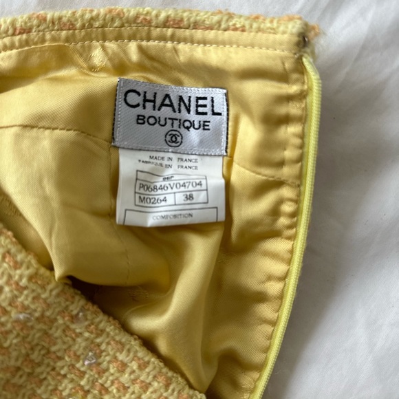 CHANEL Yellow Miniskirt - Picture 5 of 6